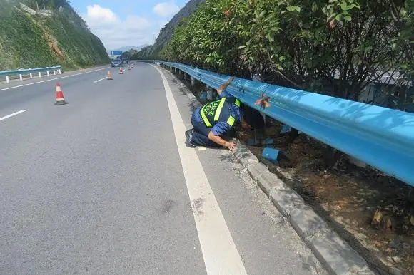 绵阳高速路波形护栏