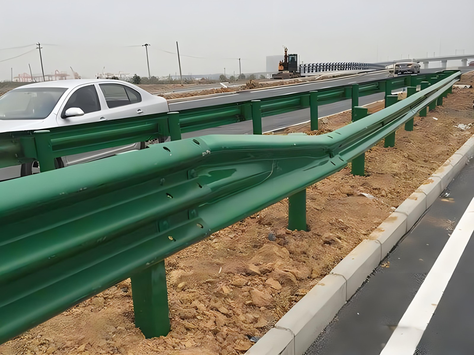 绵阳高速波形护栏板日常维护方案确保道路安全新举措